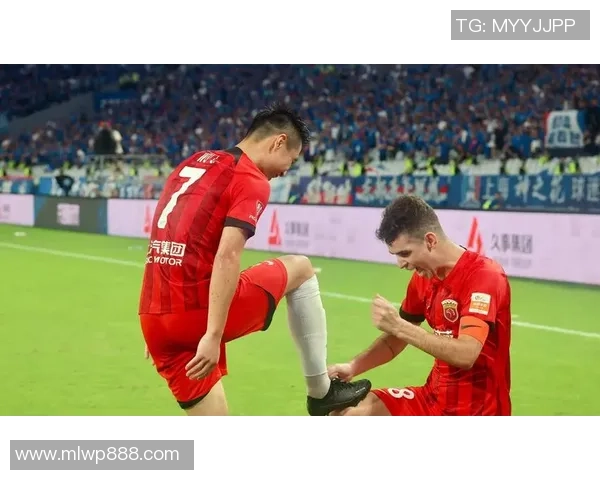 上海海港全力冲击新赛季冠军目标展现球队雄心与城市荣耀