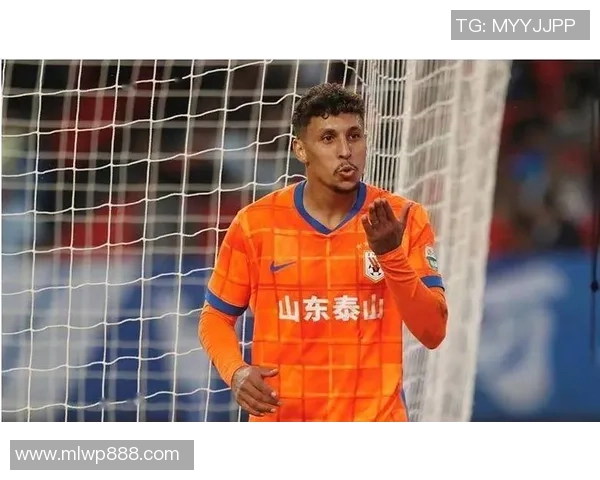 宿茂臻从绿茵场到教练席展现中国足球奋斗与坚守精神