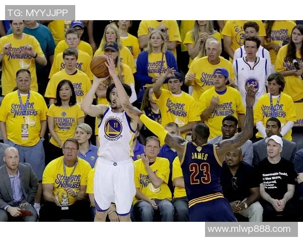 湖人勇士巅峰对决再掀风暴新赛季群星闪耀激战一触即发 湖人勇士巅峰对决再掀风暴新赛季群星闪耀激战一触即发