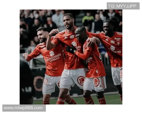 聚焦五大联赛：欧洲顶级足球联赛的竞争格局与未来发展趋势分析